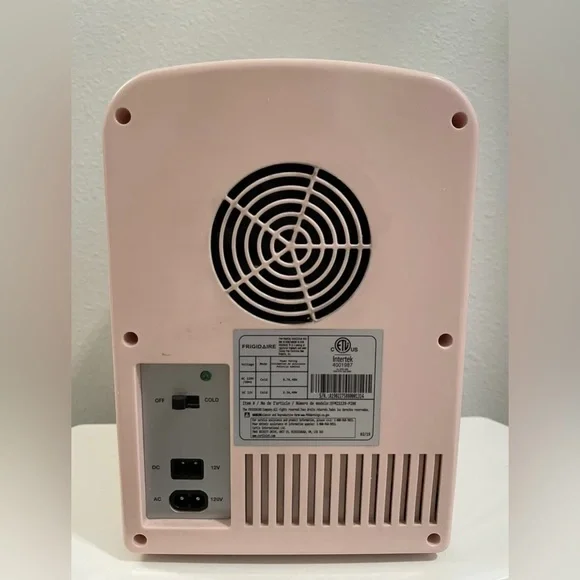 PINK FRIGIDAIRE RETRO MINI FRIDGE + PLUG - Picture 8 of 11